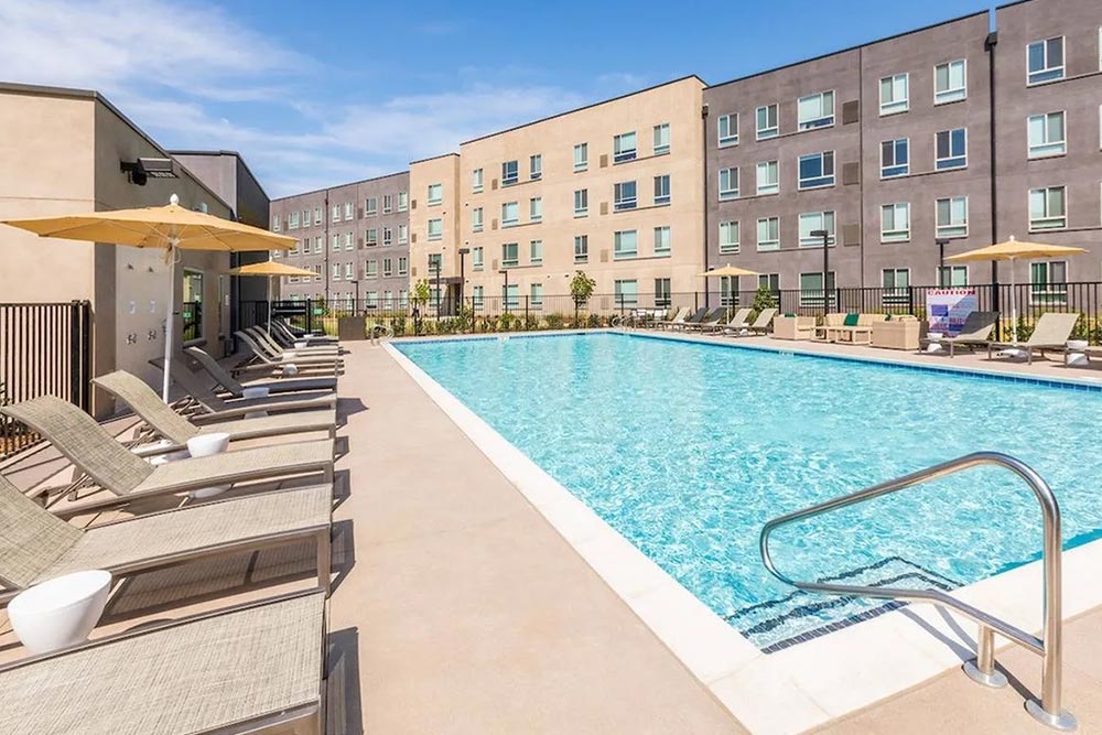 Hornet Commons - Pool